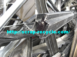 アルミサッシ ビスあり