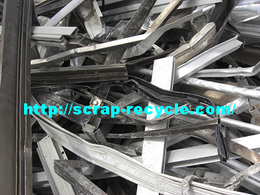 アルミサッシ ビスあり